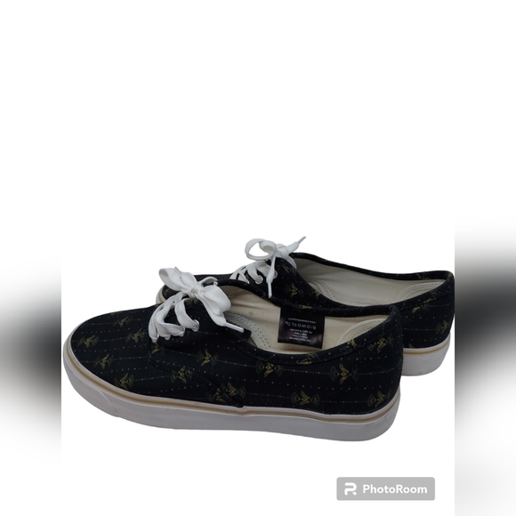 Bioworld Wonder Woman Black Canvas Sneakers Women's Size  10 1/2 - Picture 4 of 11